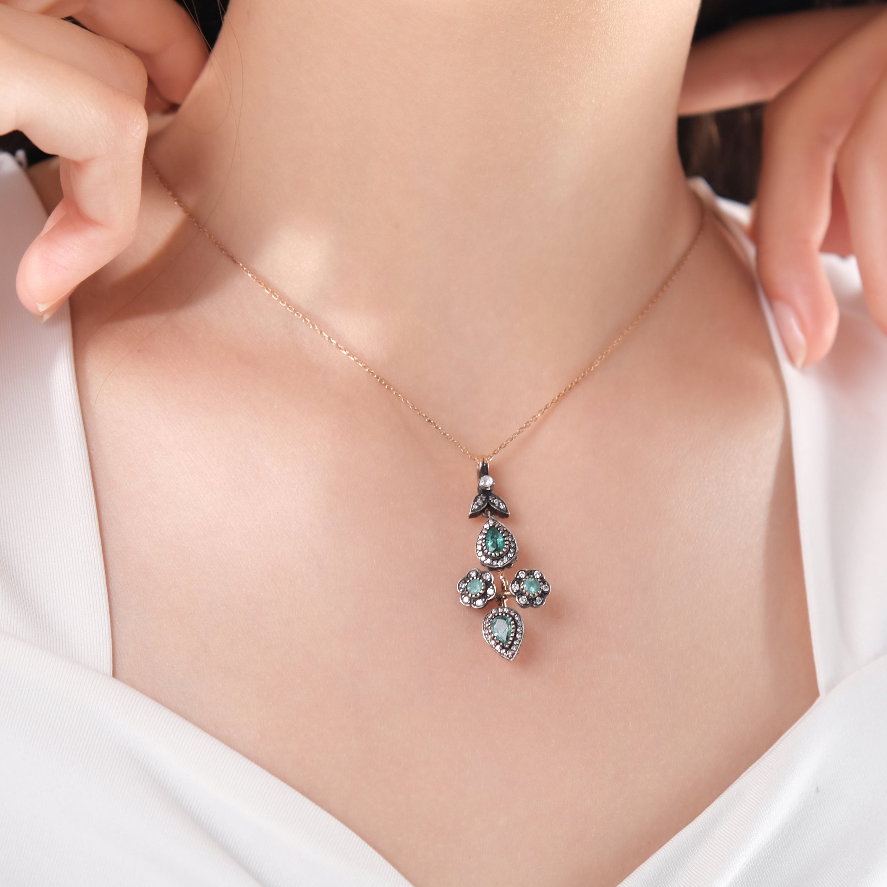 1.43 Carat Natural Diamond and Emerald Necklace – Fine Jewelry Design - Gold Stone Diamond