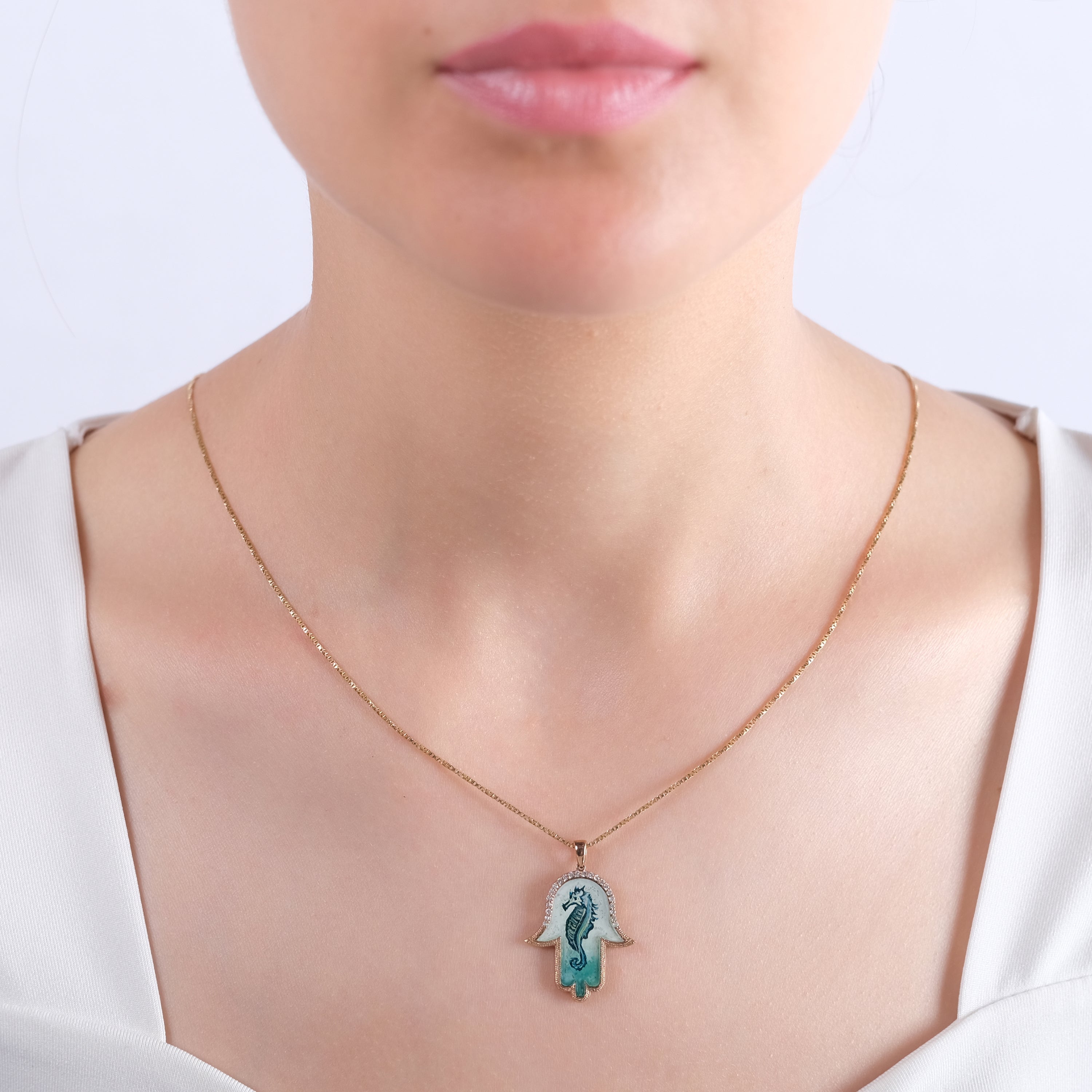 0.17 Carat Natural Diamond Necklace with Seahorse Motif - Gold Stone Diamond