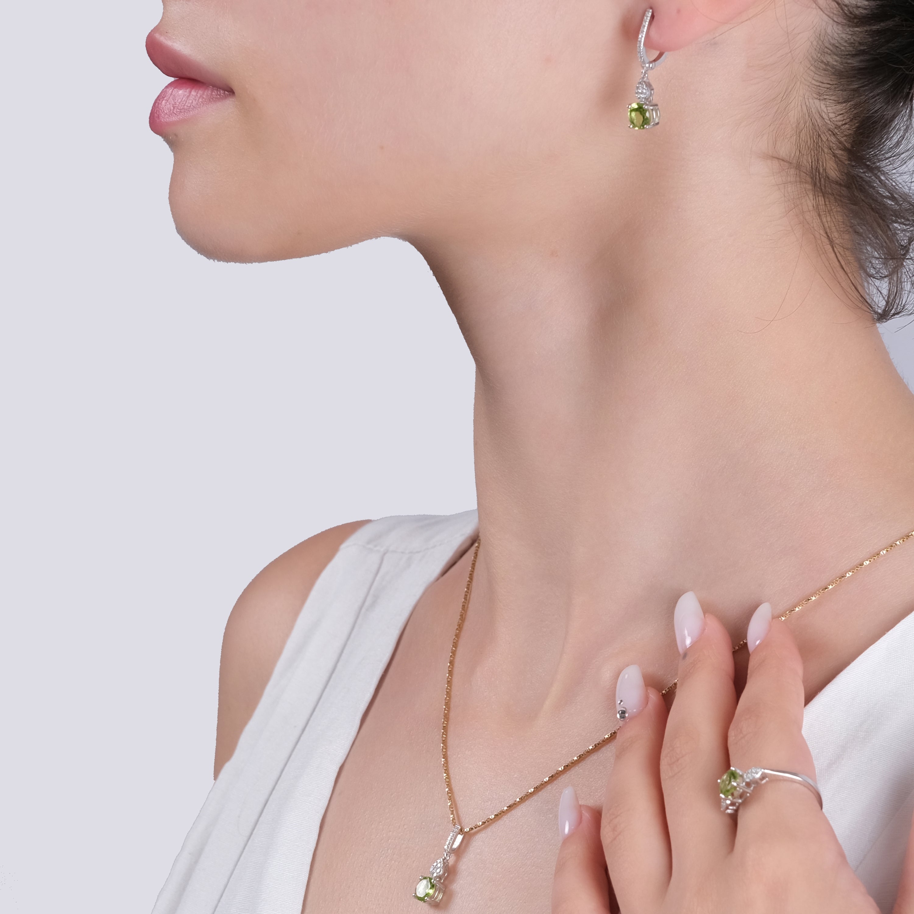 0.74 Carat Natural Diamond and Peridot Necklace – Fine Jewelry Design - Gold Stone Diamond