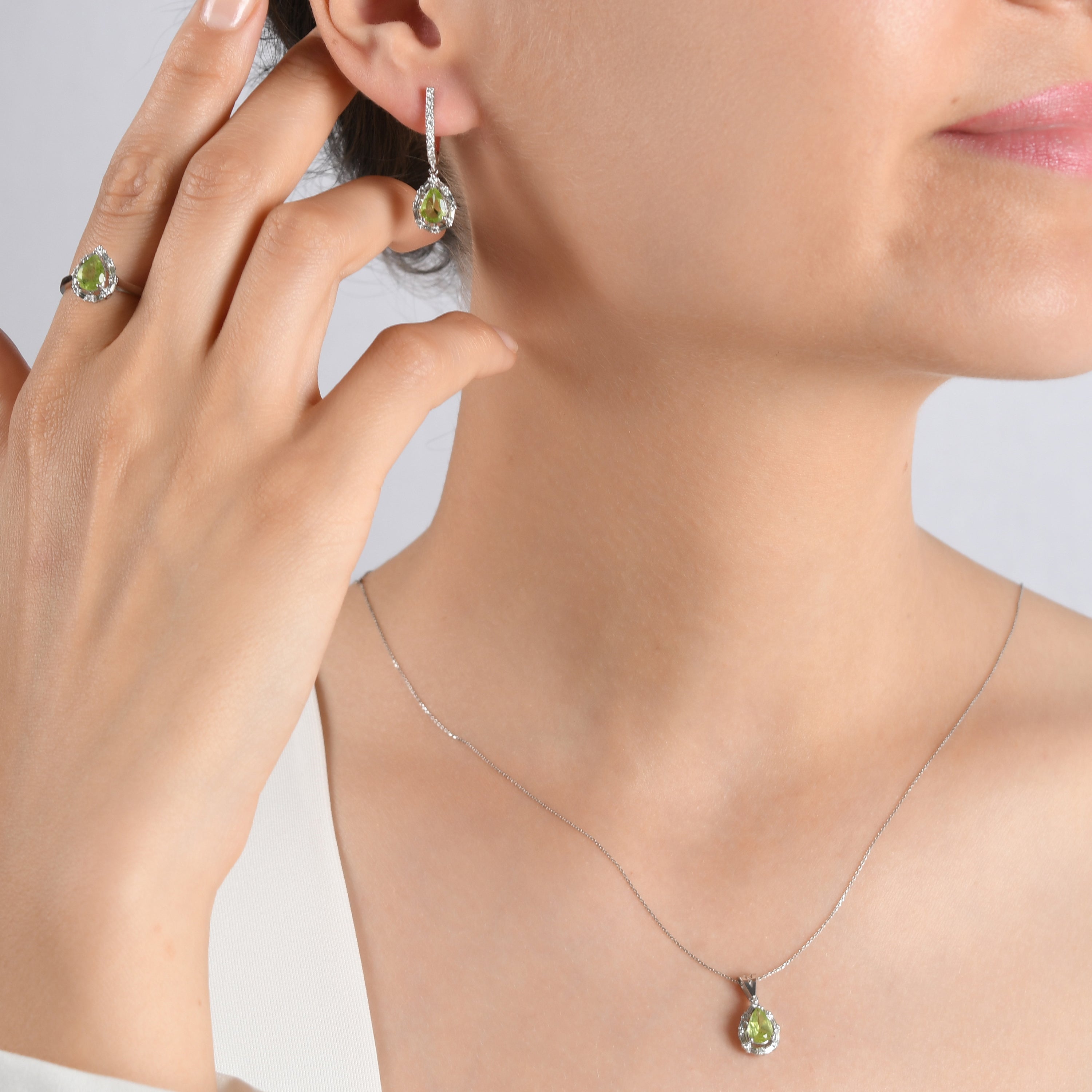 1.59 Carat Natural Diamond and Peridot Earrings – Fine Jewelry Design - Gold Stone Diamond