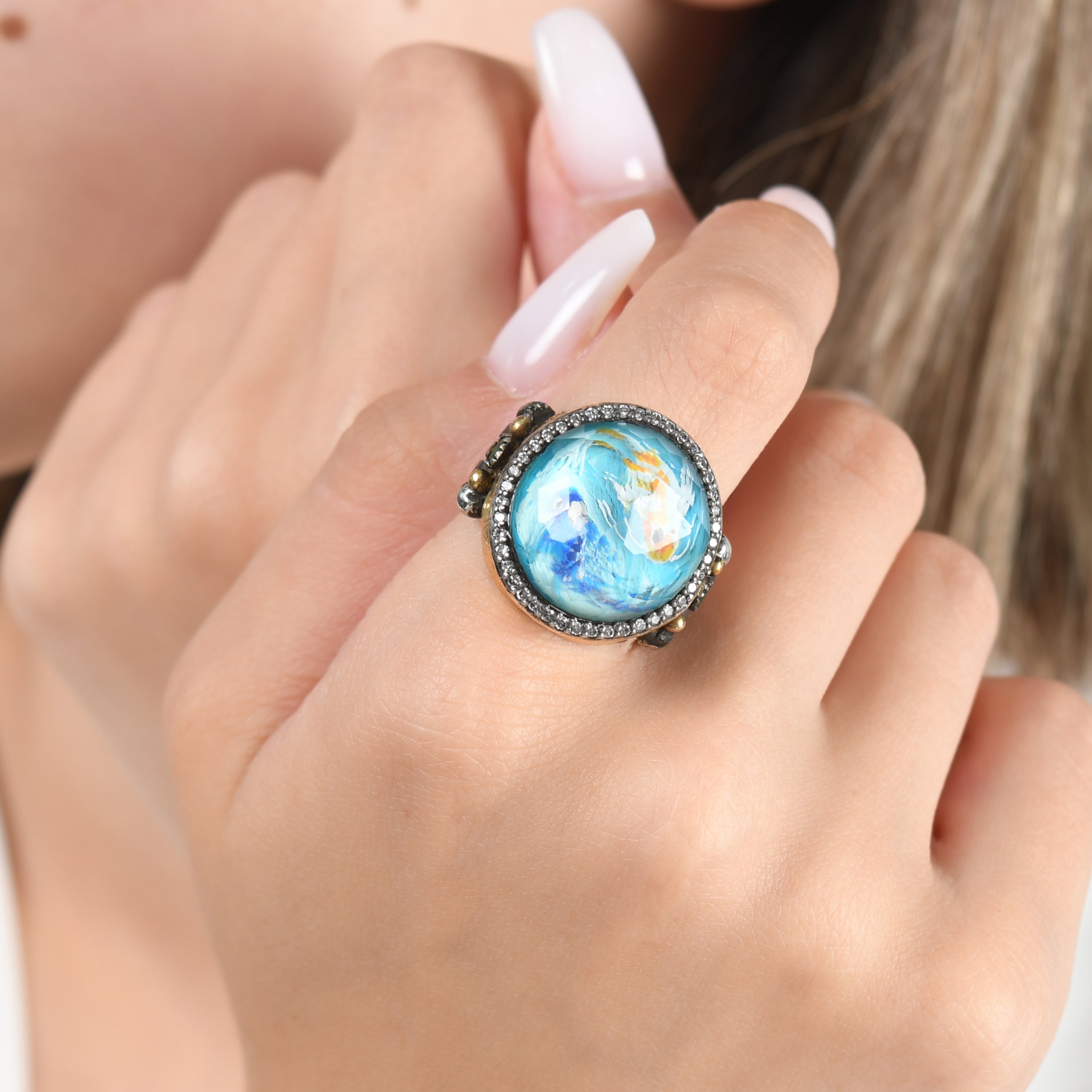 0.70 Carat Natural Diamond and Emerald Fish Design Luxury Ring - Gold Stone Diamond