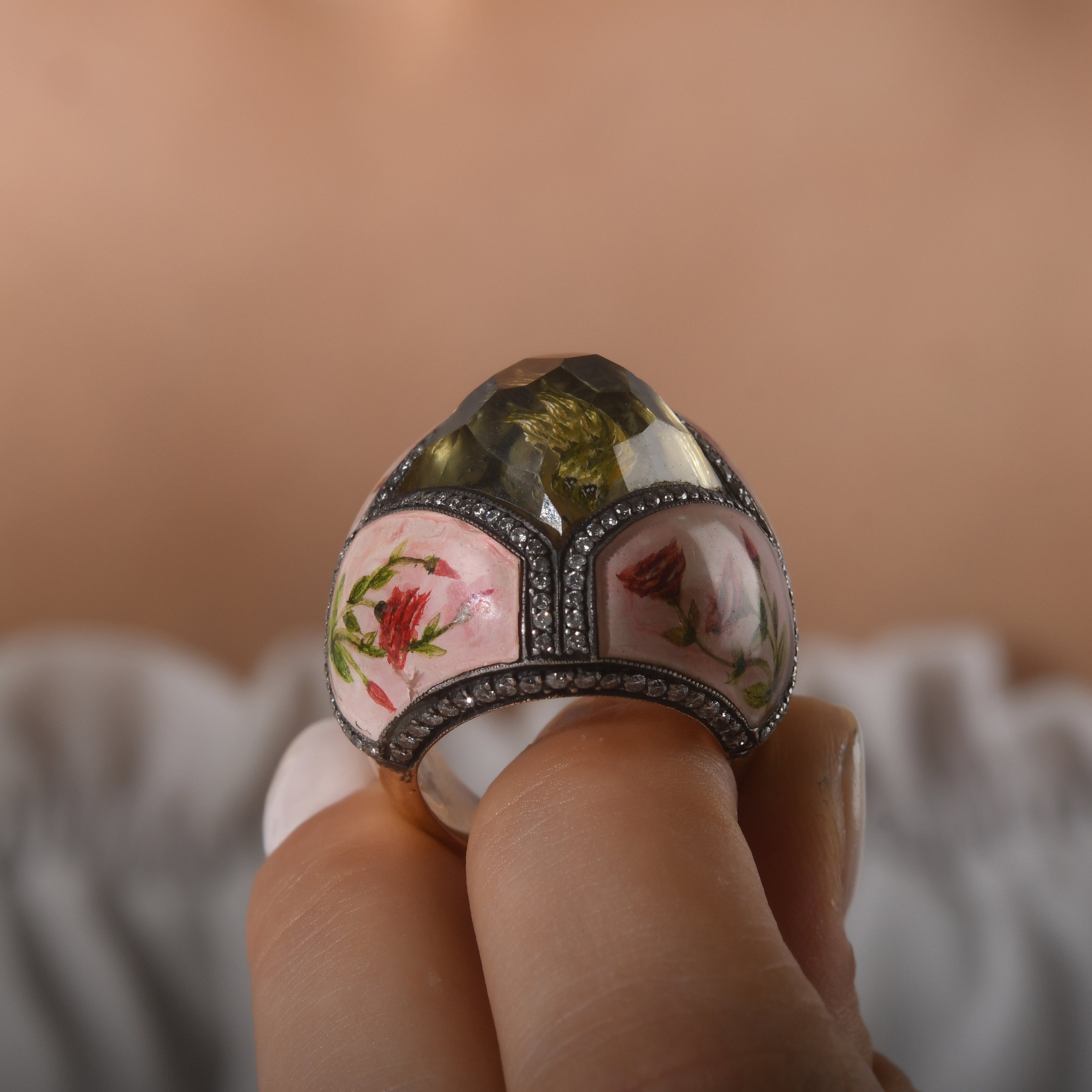 2.12 Carat Natural Diamond Floral and Bird Design Ring - Gold Stone Diamond