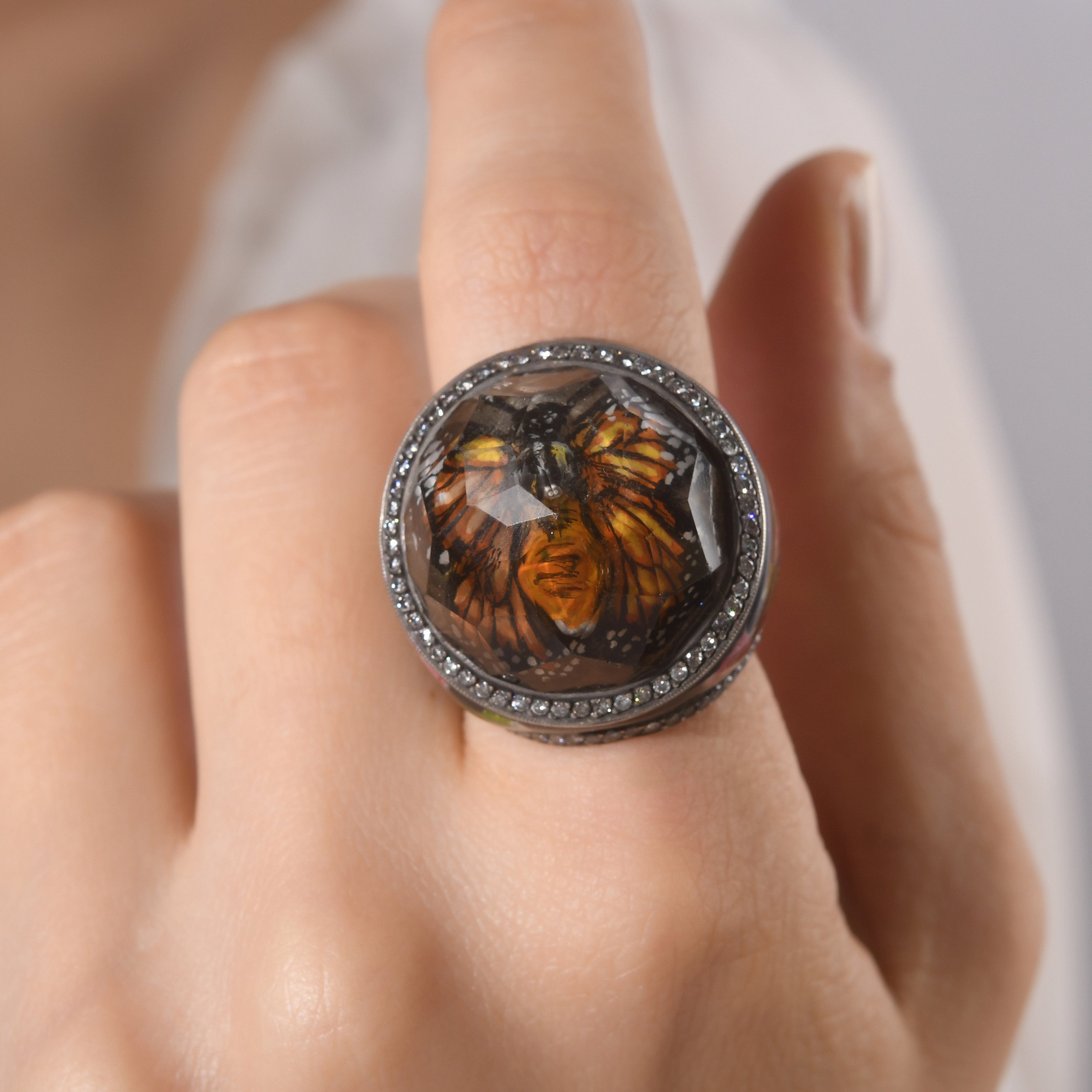 2.01 Carat Natural Diamond Bee Design Ring – Fine Jewelry Design - Gold Stone Diamond