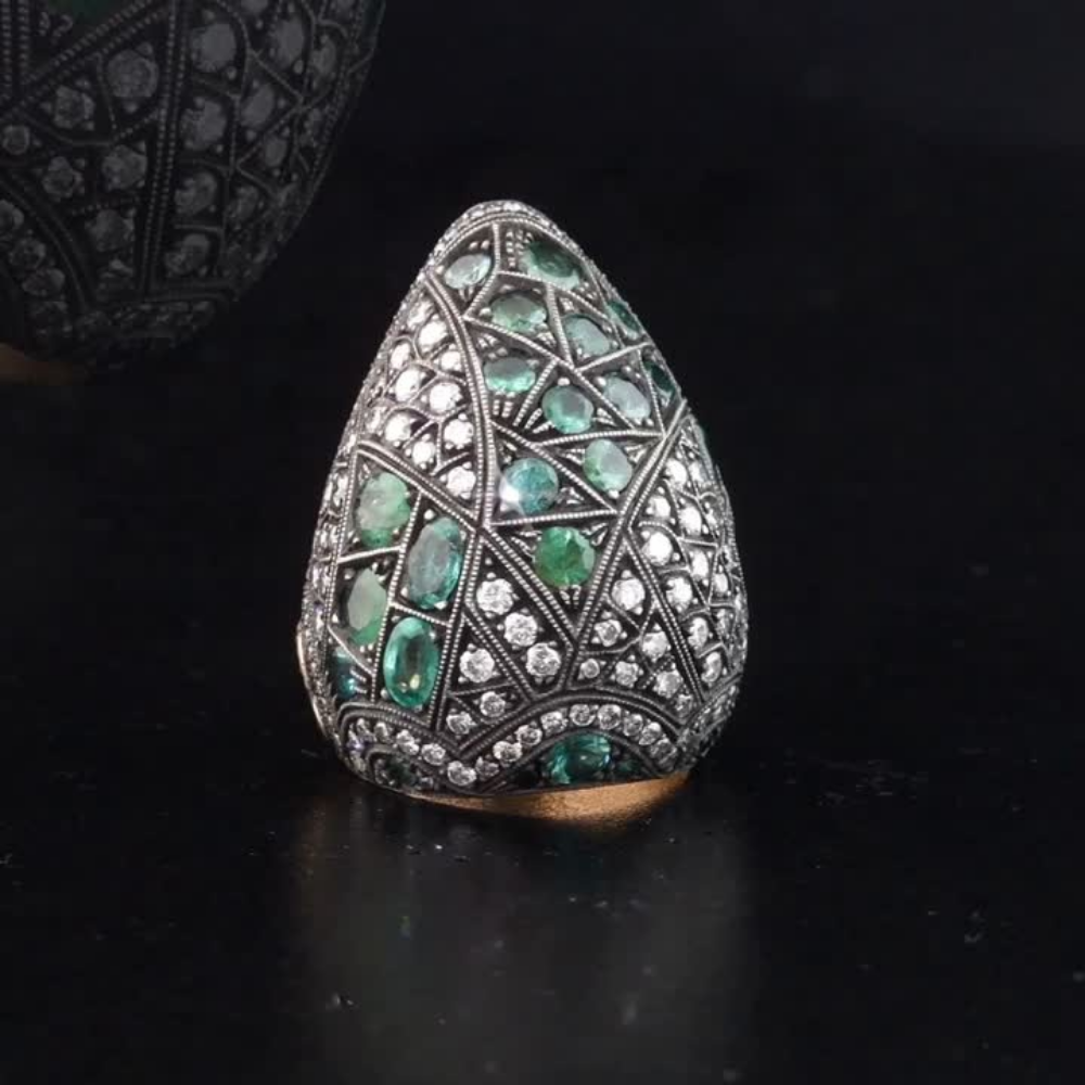 5.50 Carat Natural Diamond and Emerald Ring – Elegant Fine Jewelry Design