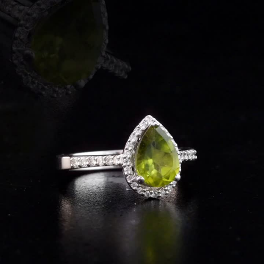 1.06 Carat Natural Diamond and Peridot Ring – Fine Jewelry Design